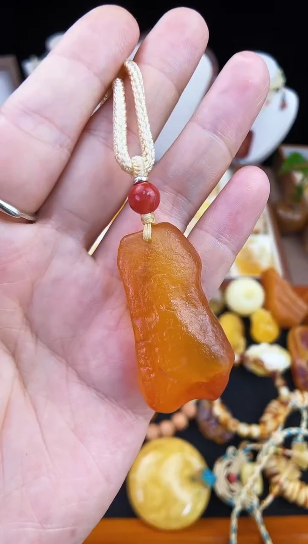 琥珀未镶嵌珠宝奇石柒月