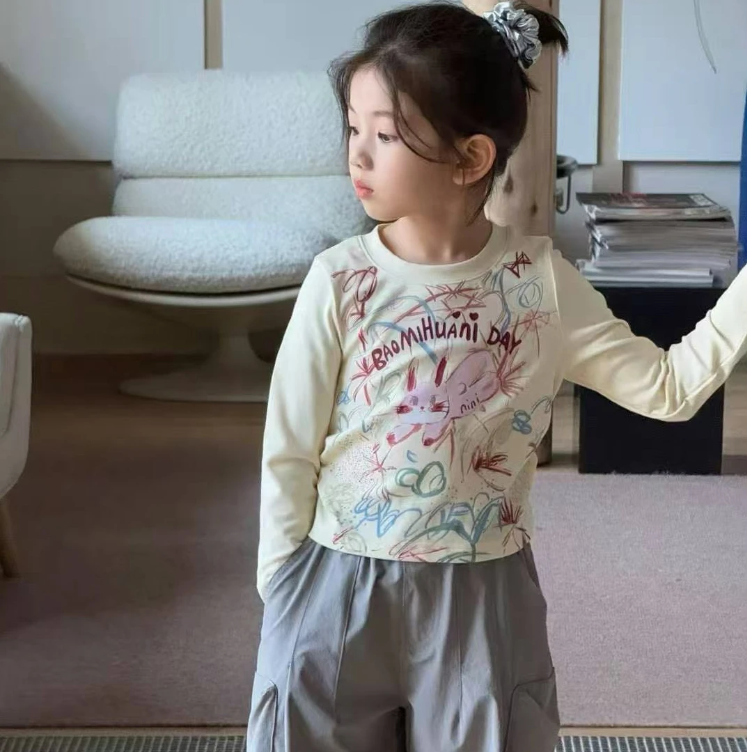熙爱2025春秋季新款女童涂鸦印花设计感洋气圆领长袖T恤简约25856