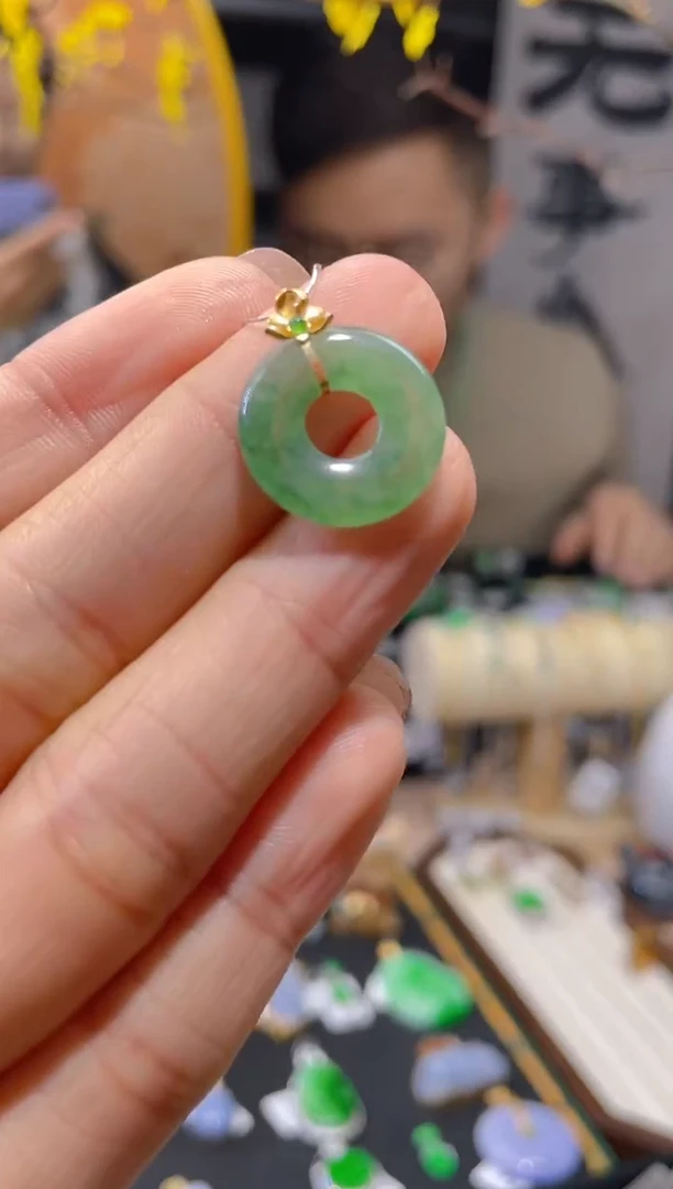 【闪购商品】翡翠颈饰18K金镶嵌假一赔三