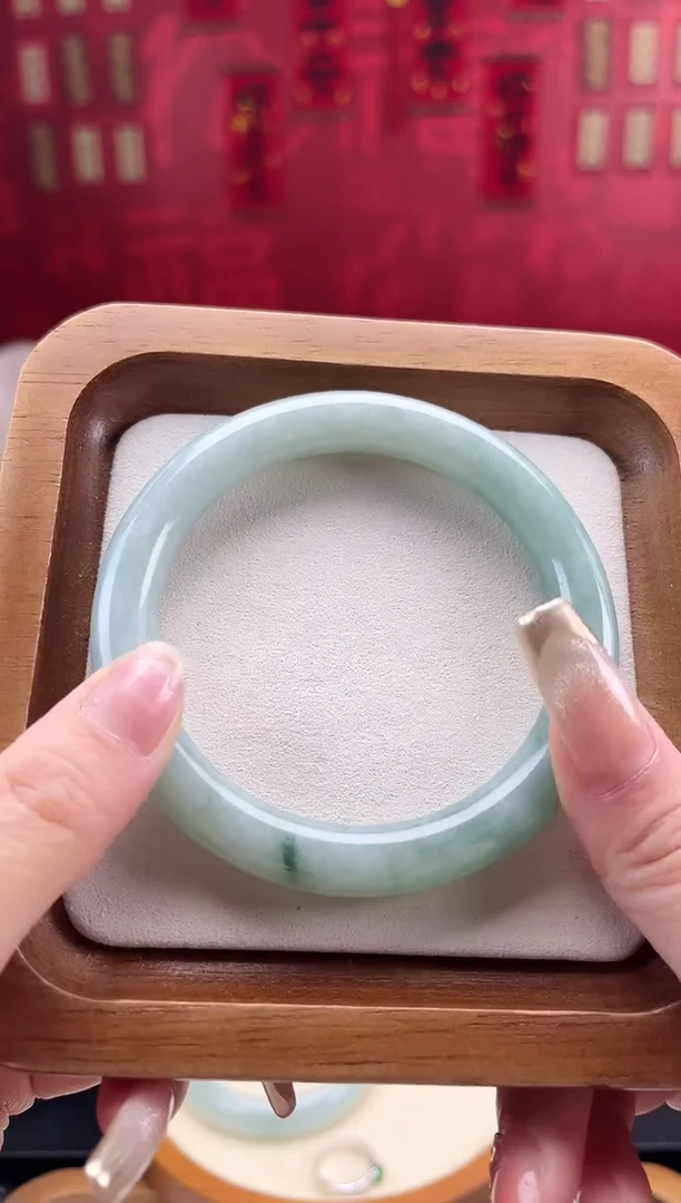 【闪购商品】翡翠手镯未镶嵌手镯