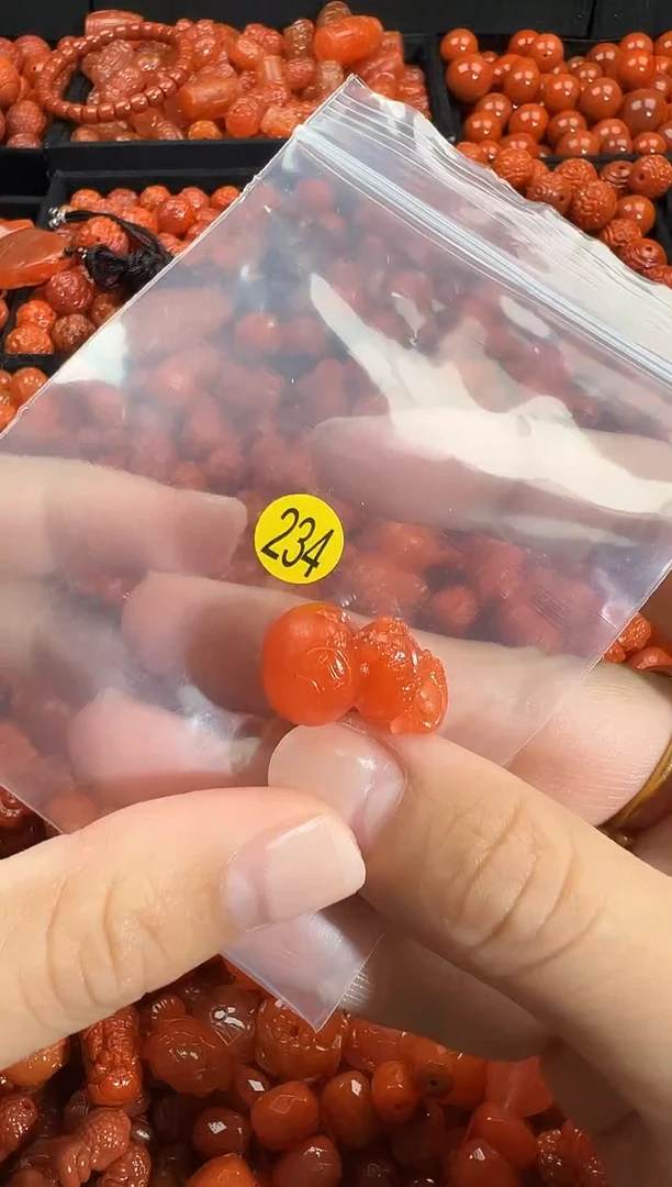 颈饰未镶嵌南红玛瑙1