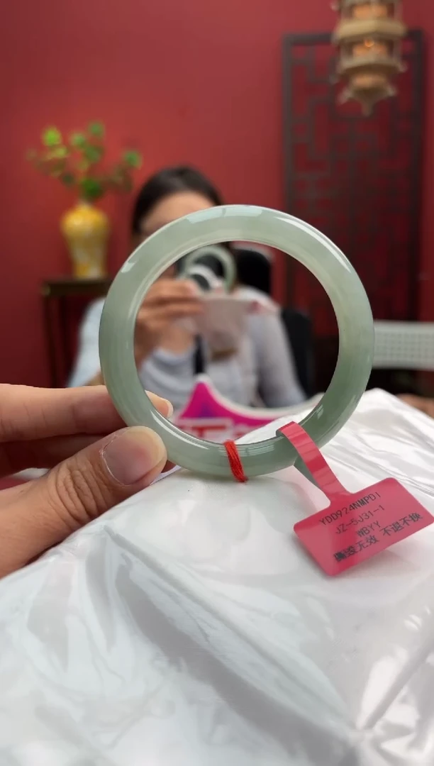 未镶嵌手镯（圆镯）翡翠翡翠手镯11