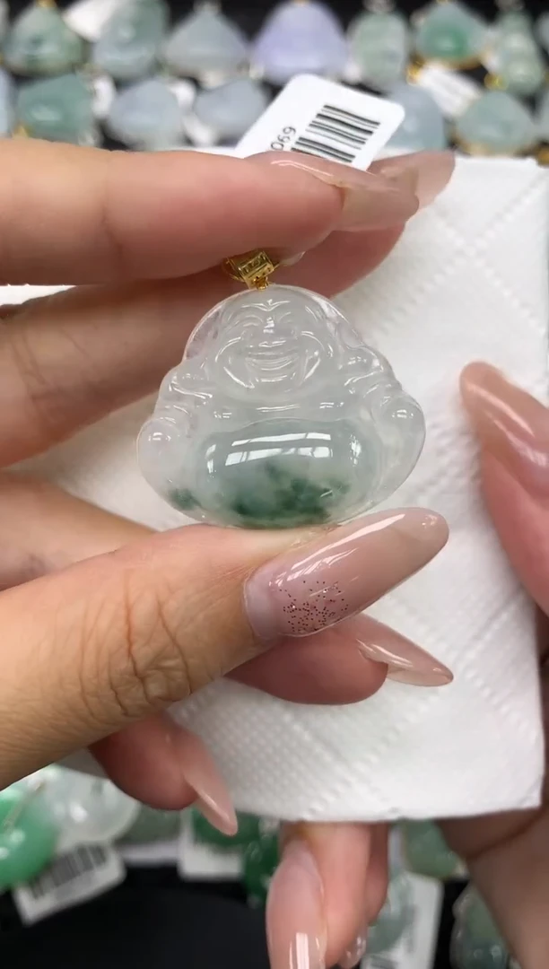 颈饰18K金镶嵌翡翠?**?1111111111