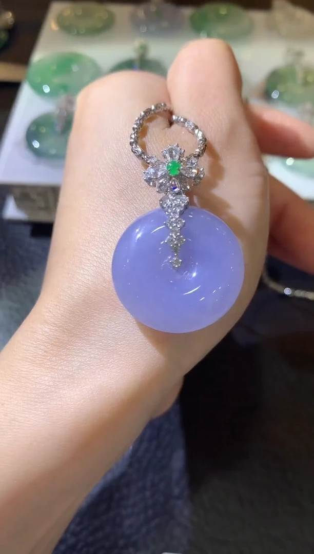 【闪购商品】翡翠吊坠(不含链)18K金镶嵌A37紫色有一定色差