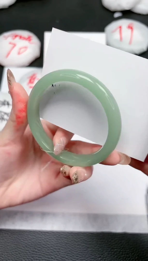 【闪购商品】石英质玉手镯未镶嵌355-56.7