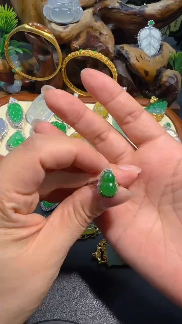 【闪购商品】翡翠戒指18K金镶嵌戒指