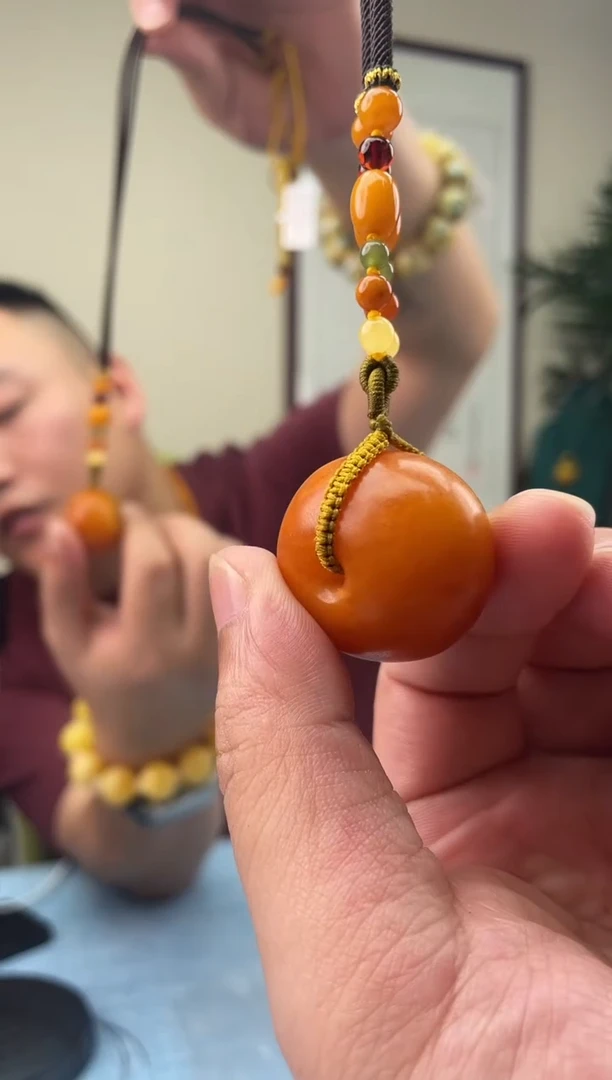 蜜蜡未镶嵌珠宝奇石H11， 假一罚十 发其一H