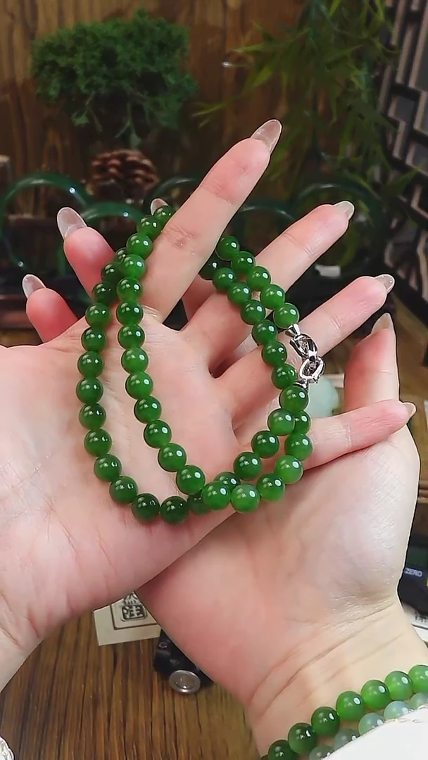 【闪购商品】和田玉项链未镶嵌俄料碧玉菠菜绿卡8mm
