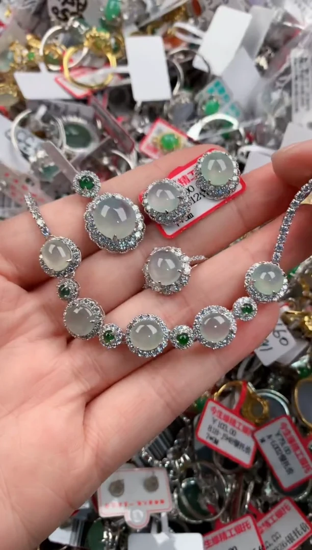 银S925镶嵌戒指翡翠888    2