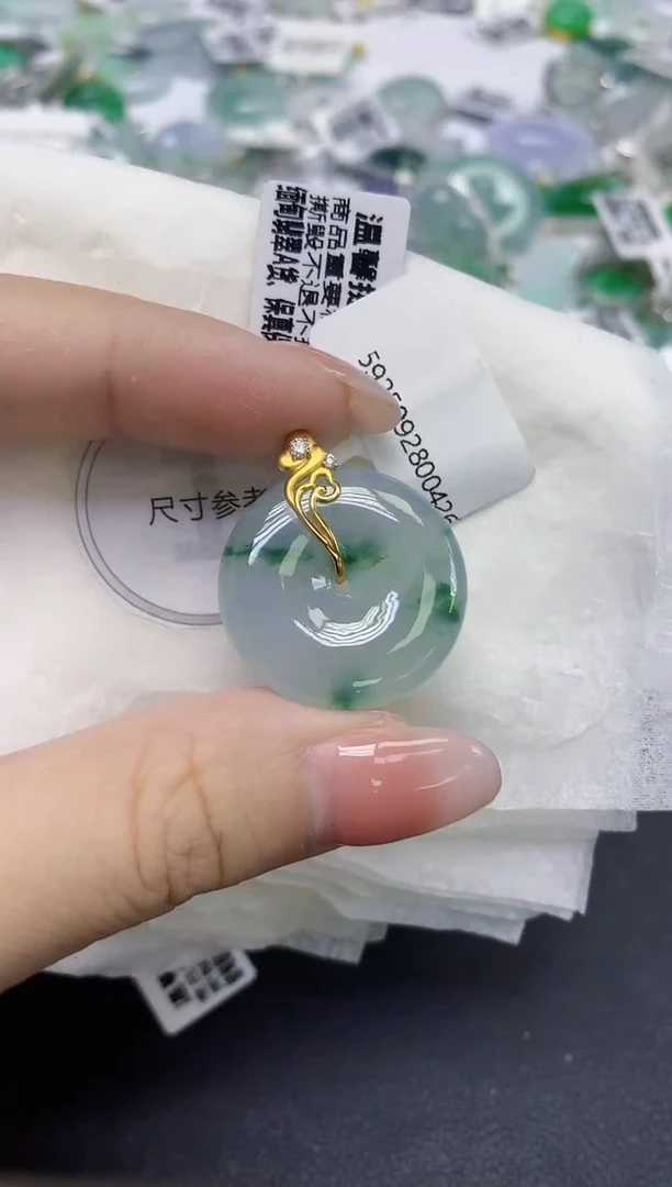 颈饰18K金镶嵌翡翠天然缅甸翡翠A货多样性发一件