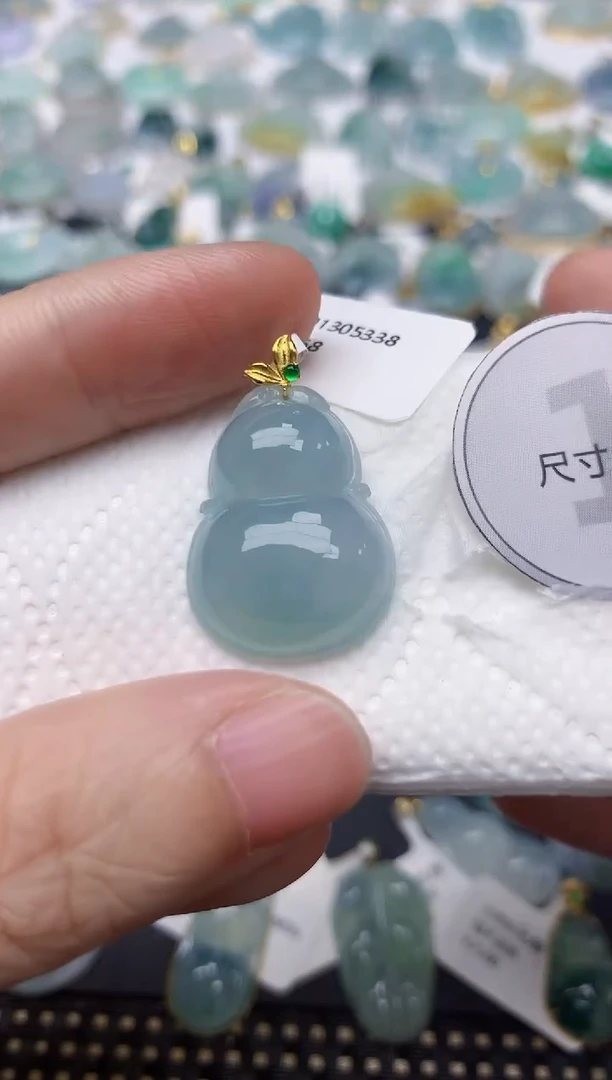 颈饰18K金镶嵌翡翠天然缅甸A货翡翠