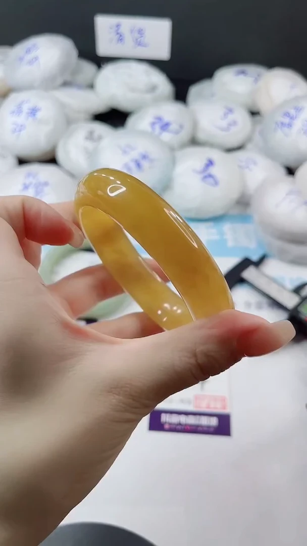 未镶嵌手镯石英质玉多样性发货V64