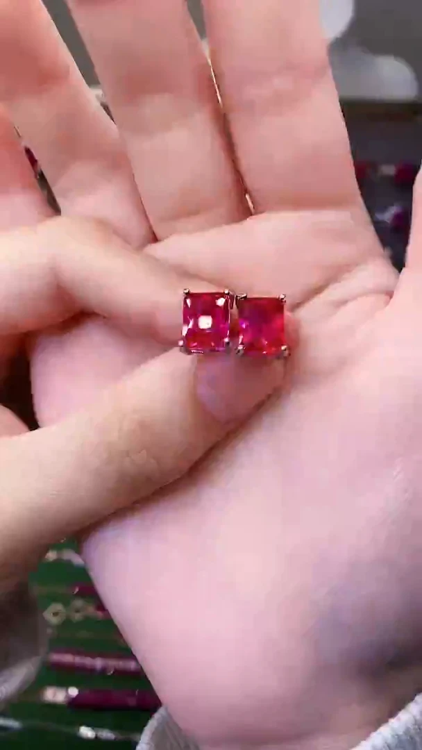 银S925镶嵌耳饰红宝石1111