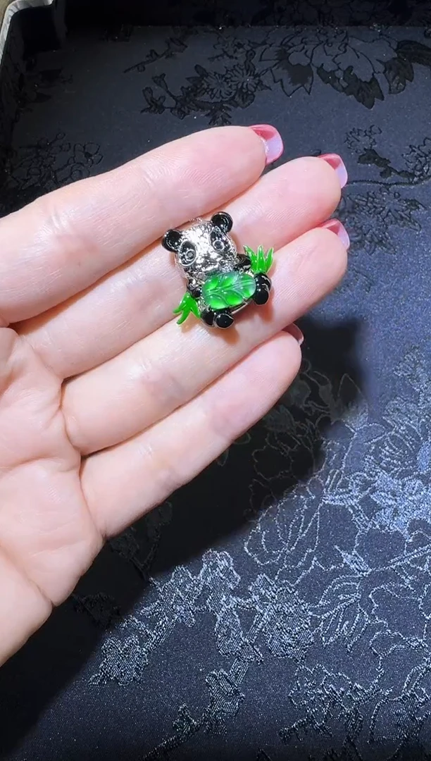 【闪购商品】翡翠吊坠(不含链)未镶嵌熊猫