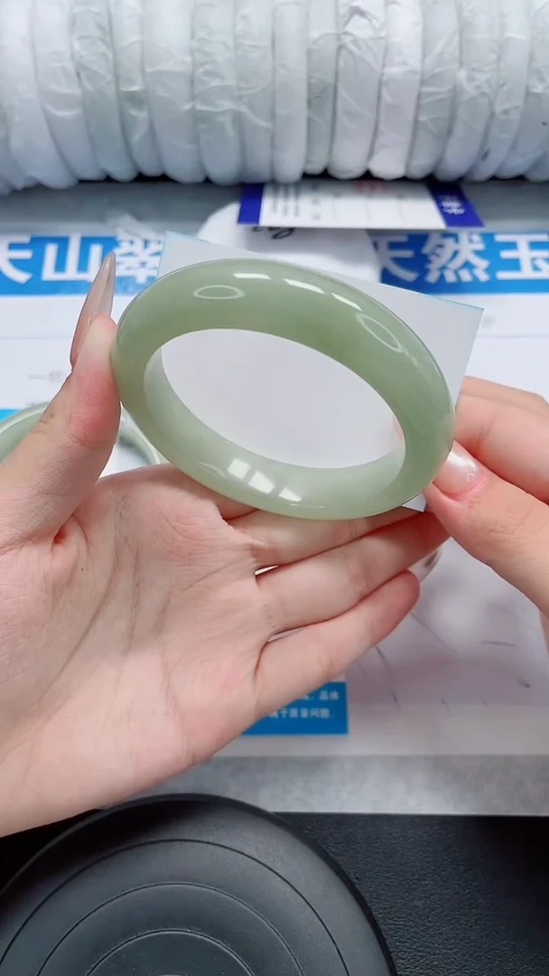 未镶嵌手镯石英质玉63-56/57