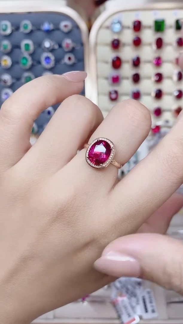 18K金镶嵌碧玺戒指碧玺3.2CT