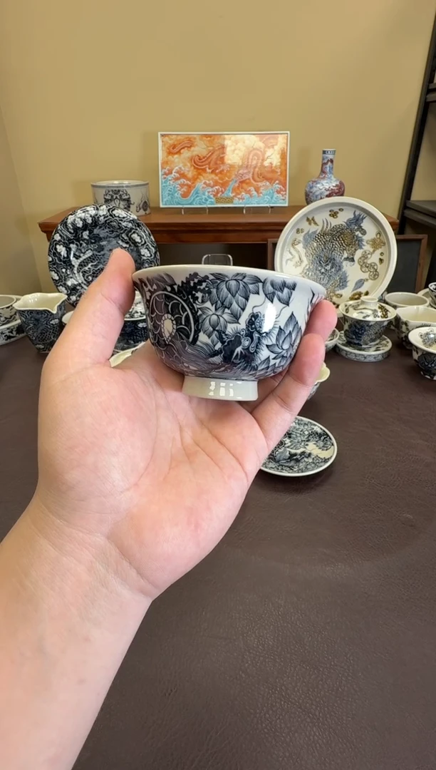 二号釉穿花龙压手杯