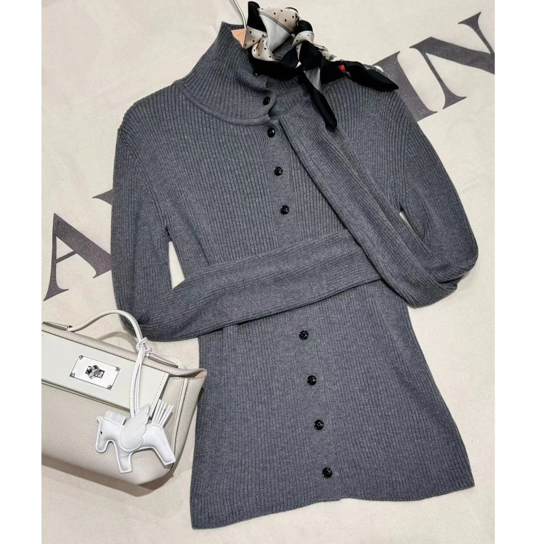 [68岁小姐姐]25韩国高领一排扣气质简约长袖针织上衣DHLB24 7005