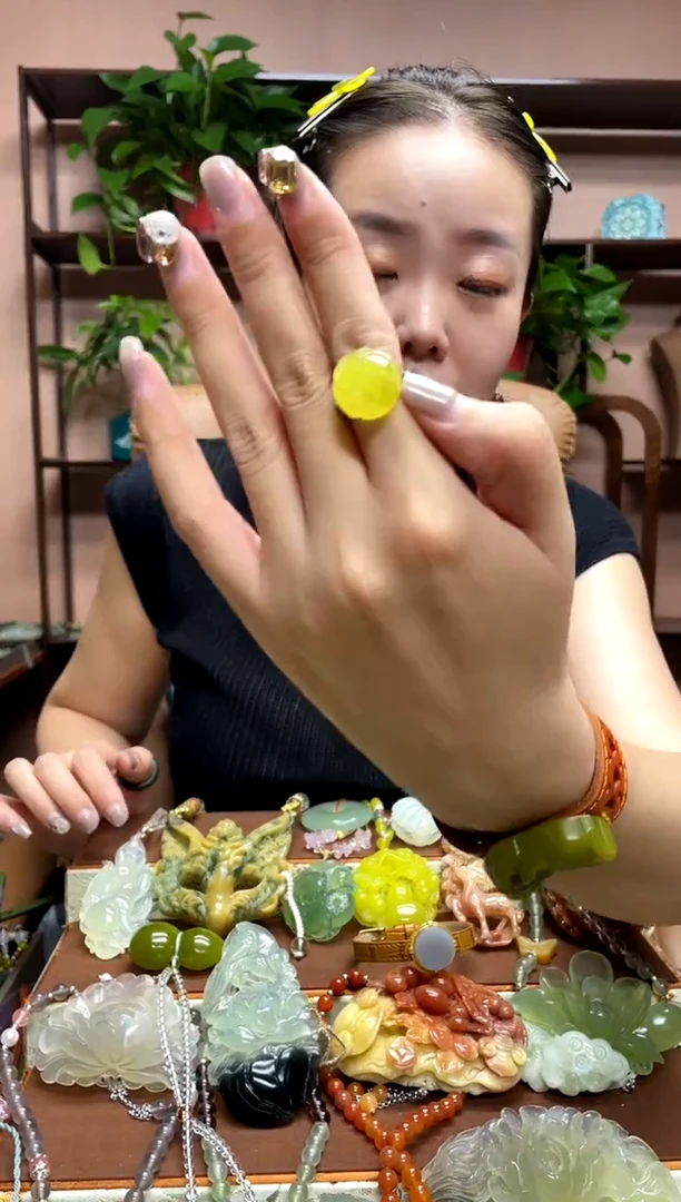 未镶嵌岫玉戒指多样性发货发其中之一