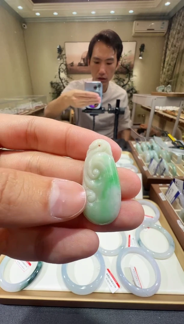 颈饰未镶嵌翡翠-纯天然缅甸A货翡翠带色如意吊坠-