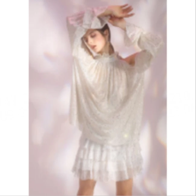 WARDROBES BY CHEN烫银网纱幻彩水晶缀饰立领荷叶AW18T1087