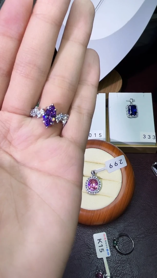 合金合成钻石紫宝马眼戒指