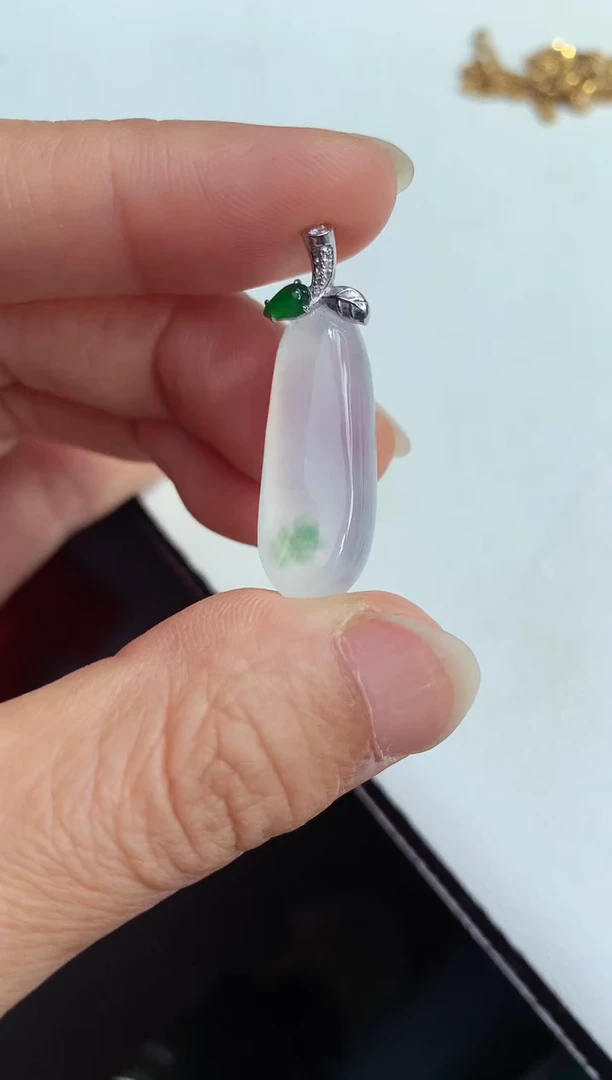 颈饰未镶嵌翡翠福瓜