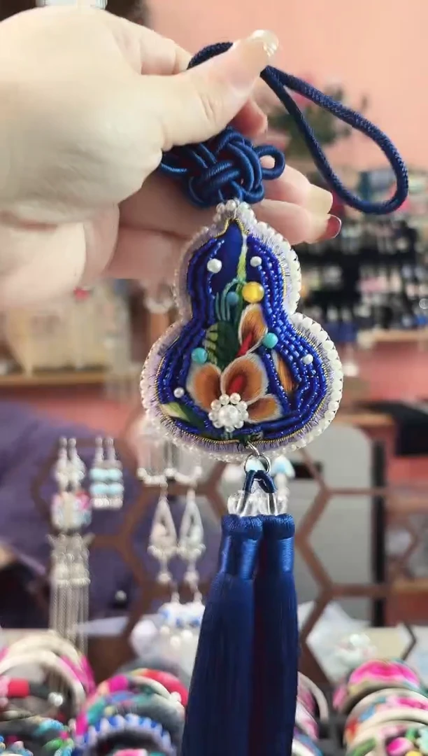 艺枝独绣手工饰品251