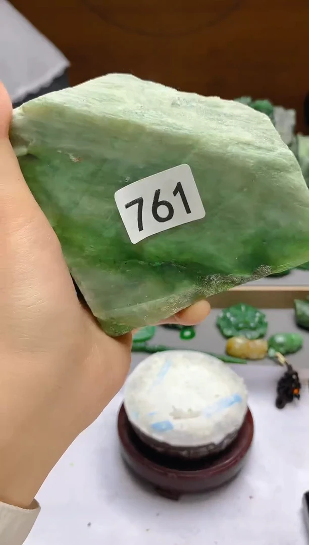 和田玉（碧玉）未镶嵌珠宝半成品1