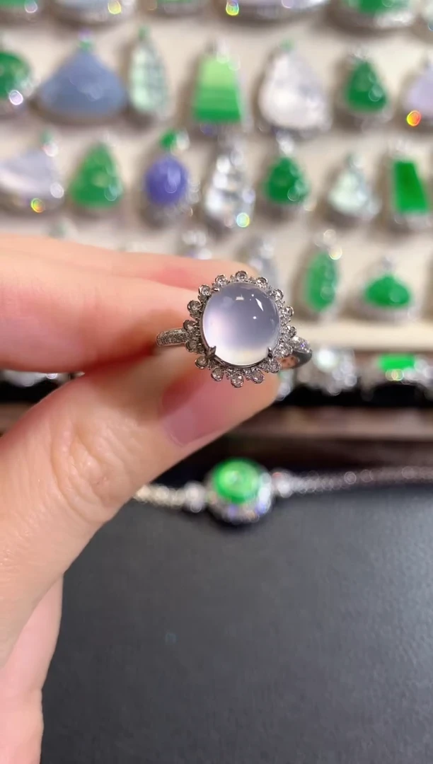 18K金镶嵌戒指翡翠冬日珠宝Q74