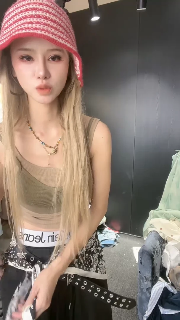 抱*熊M码 黑色长裤