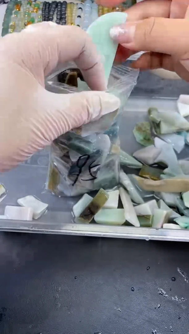 【闪购商品】翡翠颈饰未镶嵌天然翡翠大号500克95