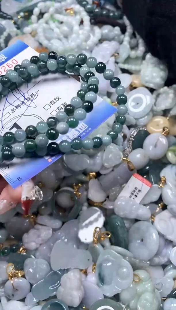 【闪购商品】翡翠颈饰未镶嵌闪购0123260多样性发其一