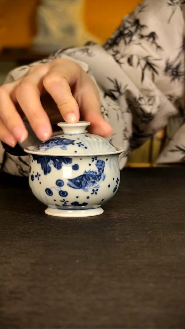 乐之斋青花鱼藻盖碗