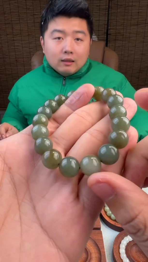 未镶嵌手串和田玉12mm且末蓝带糖