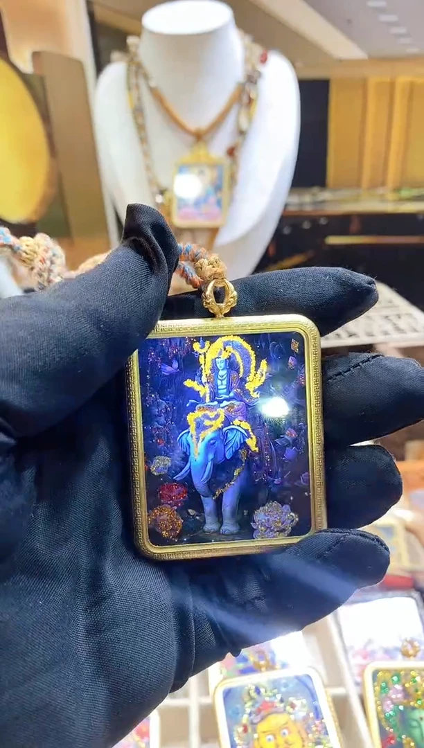 吊坠生肖龙西藏唐卡纯手绘彩金吊坠