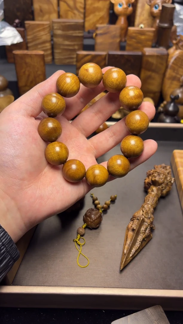 【闪购商品】楠木（金丝楠）其他2.0黄手串带花29