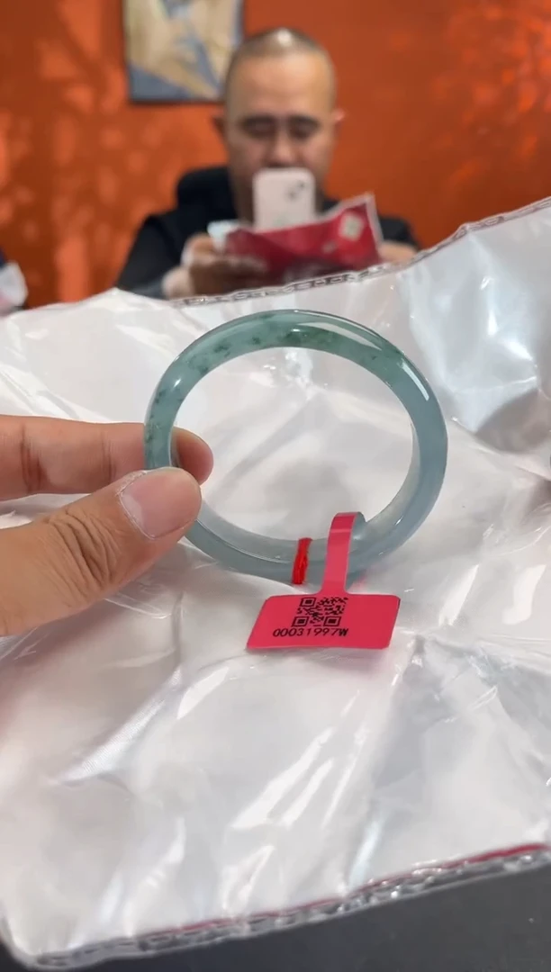 未镶嵌手镯（贵妃镯）翡翠6  54  ·