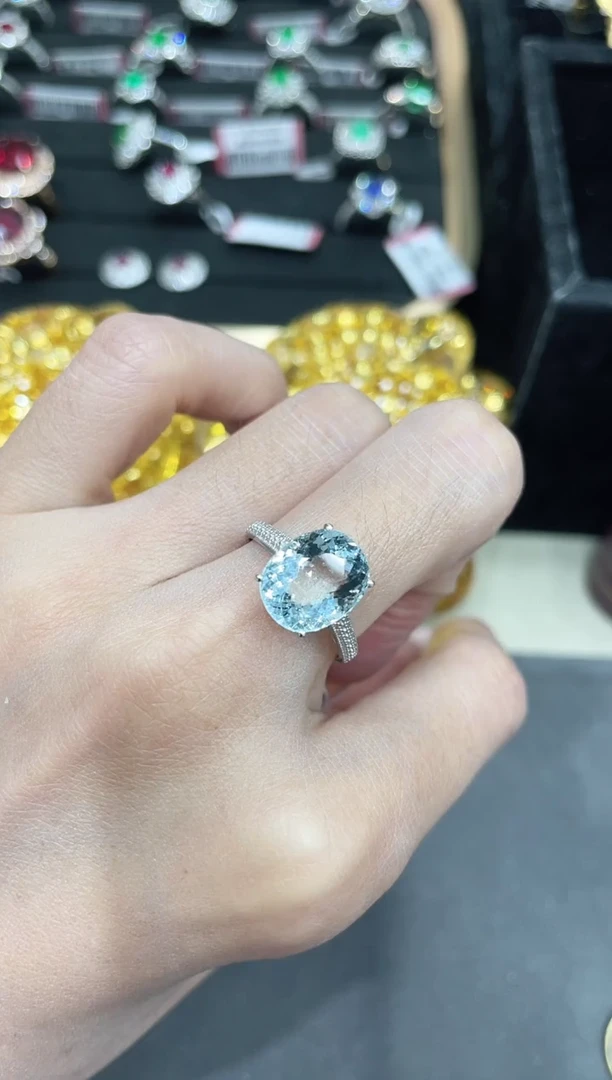 海蓝宝石戒指18K金镶嵌戒指