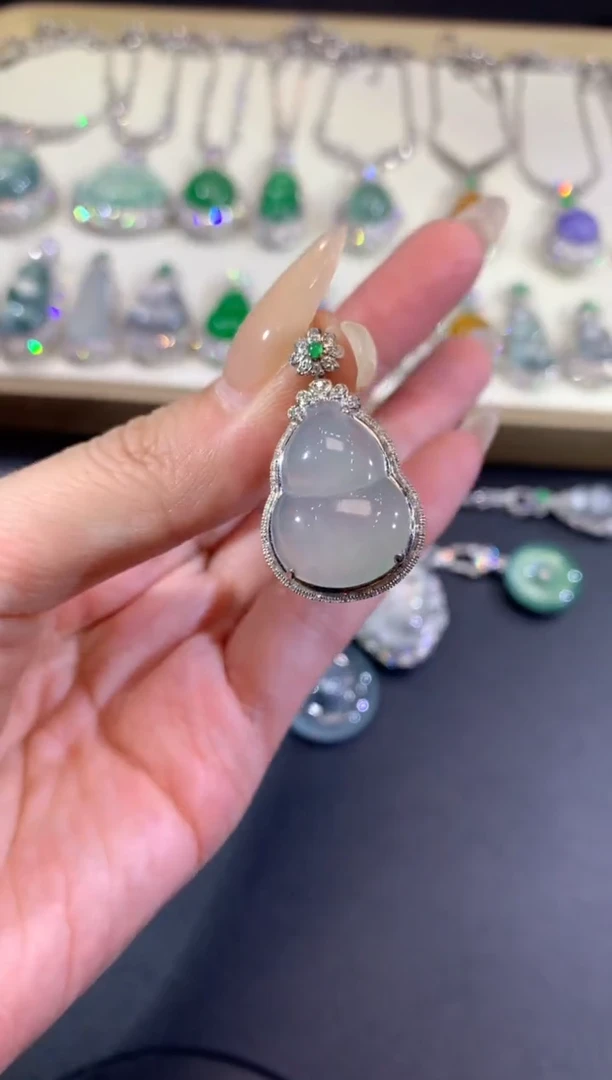 吊坠(不含链)18K金镶嵌翡翠14-葫芦