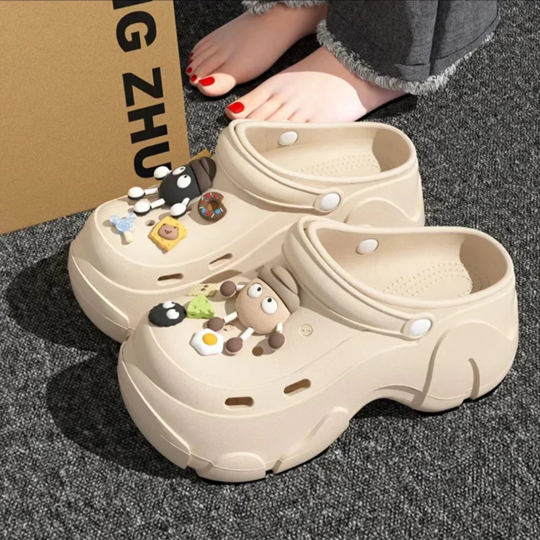 外穿洞洞鞋女士2025夏季新款厚底外穿防滑舒适软底增高时尚凉拖鞋