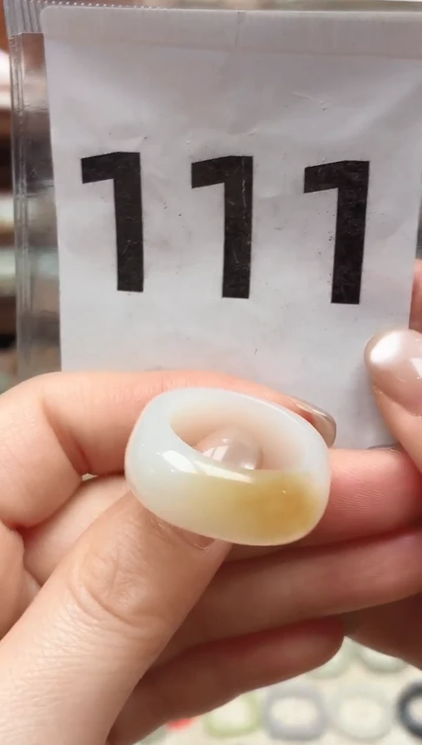 未镶嵌戒指和田玉15号