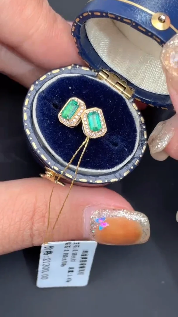 银S925镶嵌耳钉祖母绿主石0.58ct