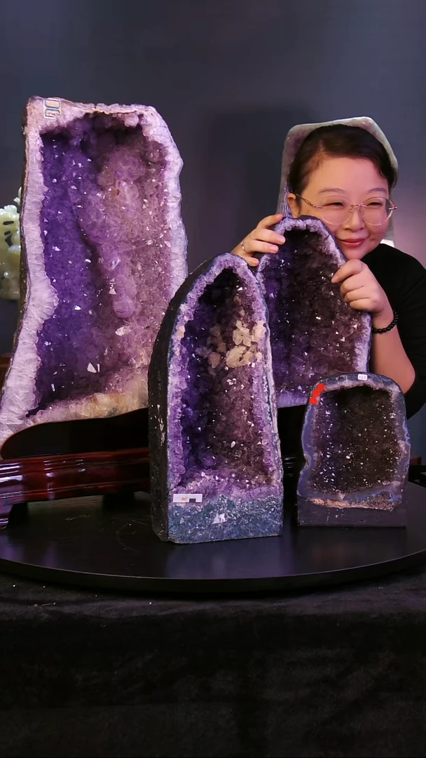 石材巴西紫晶洞（带伴生矿）