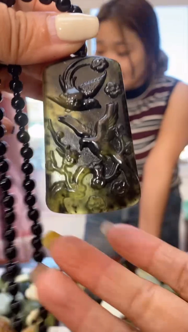 未镶嵌岫玉吊坠