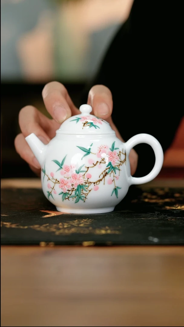 7-8手工手绘釉下粉彩桃花一把壶