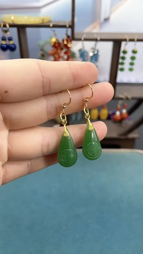 未镶嵌东陵石耳饰绿色水滴