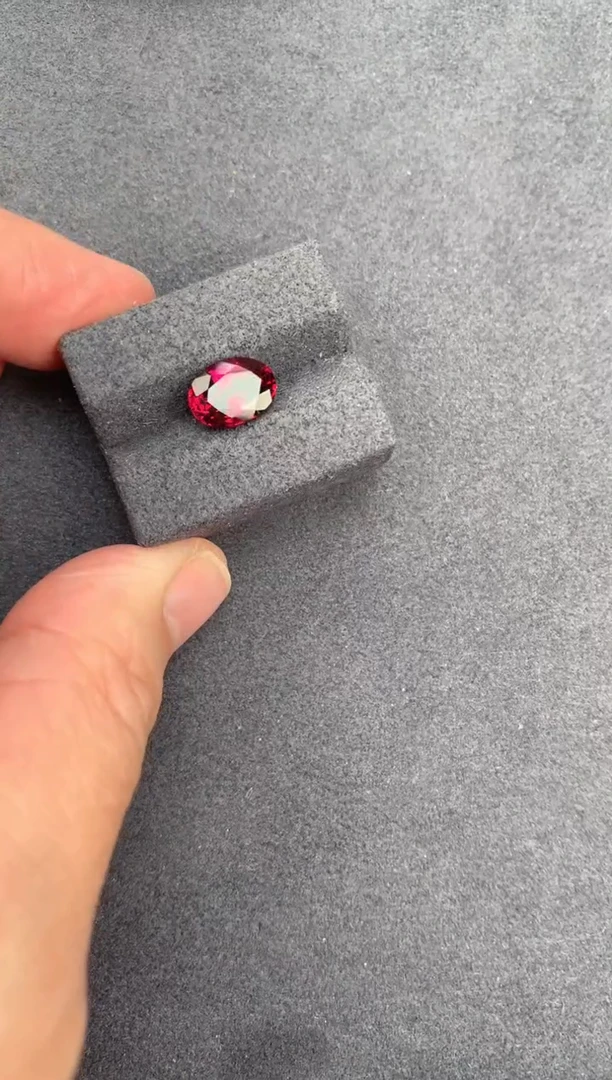 【闪购商品】石榴石裸石未镶嵌2ct镁铝榴石