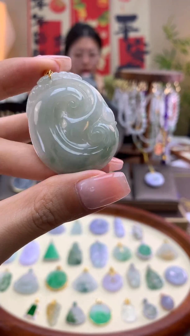 【闪购商品】翡翠颈饰18K金镶嵌如意