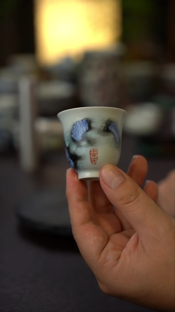 手绘墨彩龙纹铃铛杯